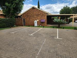 2 Bedroom Property for Sale in Rooihuiskraal North Gauteng