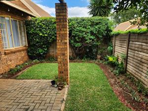 2 Bedroom Property for Sale in Rooihuiskraal North Gauteng