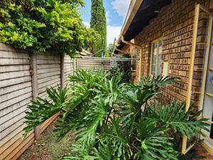 2 Bedroom Property for Sale in Rooihuiskraal North Gauteng