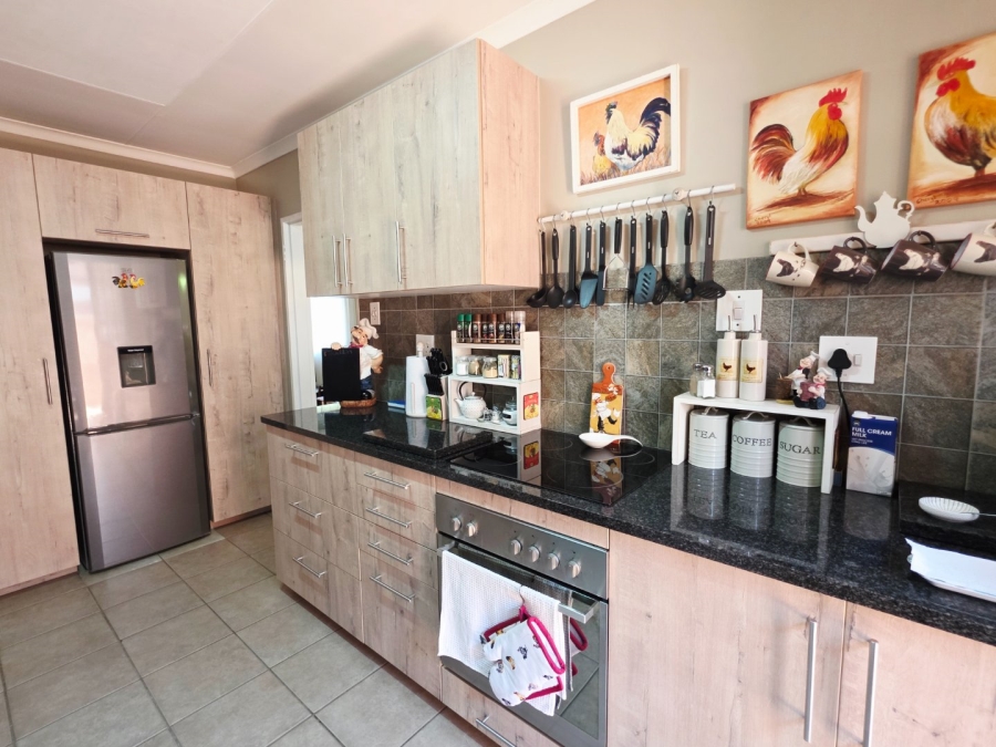 3 Bedroom Property for Sale in La Montagne Gauteng