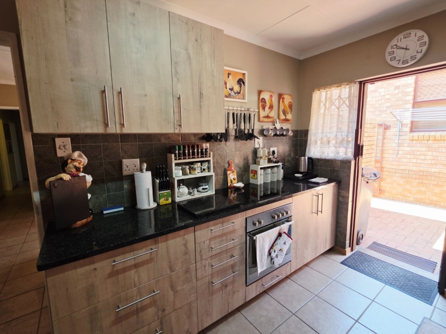 3 Bedroom Property for Sale in La Montagne Gauteng