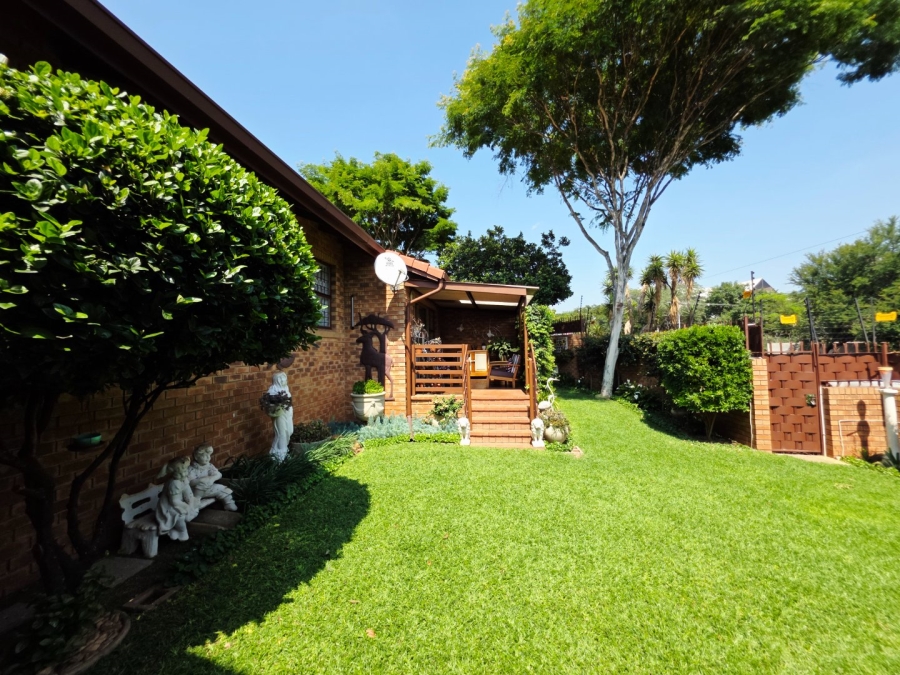 3 Bedroom Property for Sale in La Montagne Gauteng