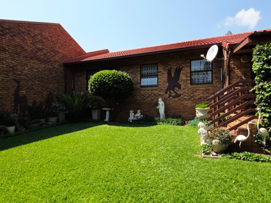3 Bedroom Property for Sale in La Montagne Gauteng