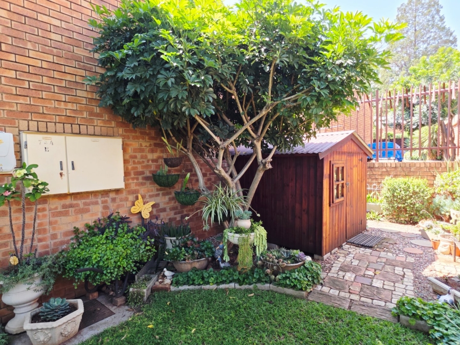 3 Bedroom Property for Sale in La Montagne Gauteng