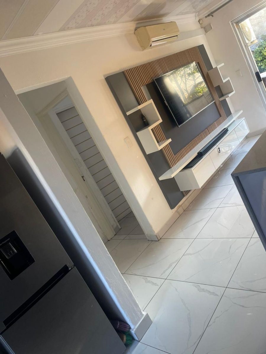 To Let  Bedroom Property for Rent in Heuwelsig Estate Gauteng