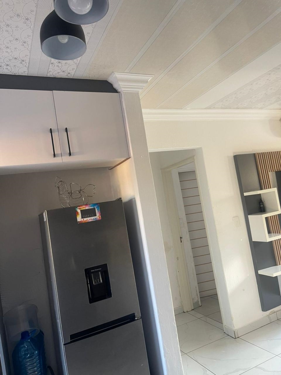 To Let  Bedroom Property for Rent in Heuwelsig Estate Gauteng