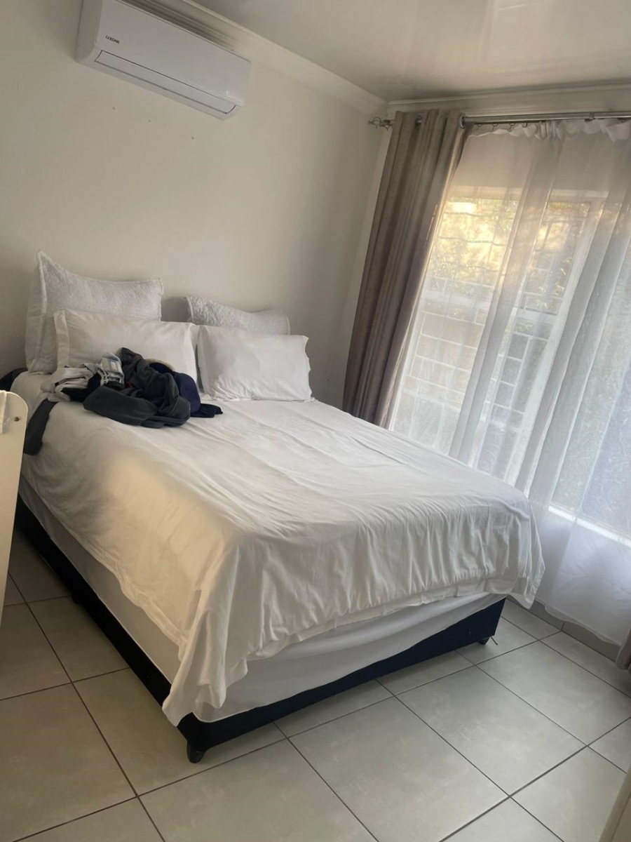 To Let  Bedroom Property for Rent in Heuwelsig Estate Gauteng
