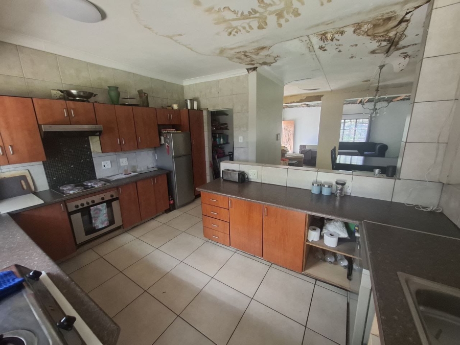 3 Bedroom Property for Sale in Wychwood Gauteng
