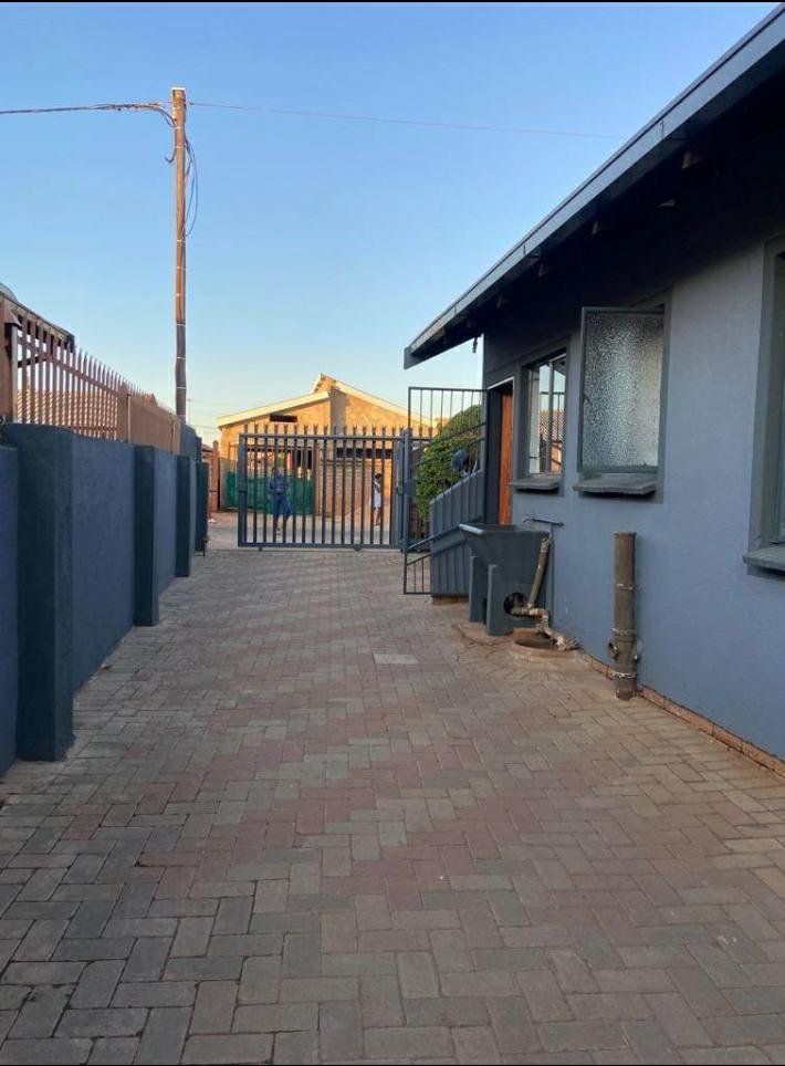 To Let 2 Bedroom Property for Rent in Soshanguve XX Gauteng