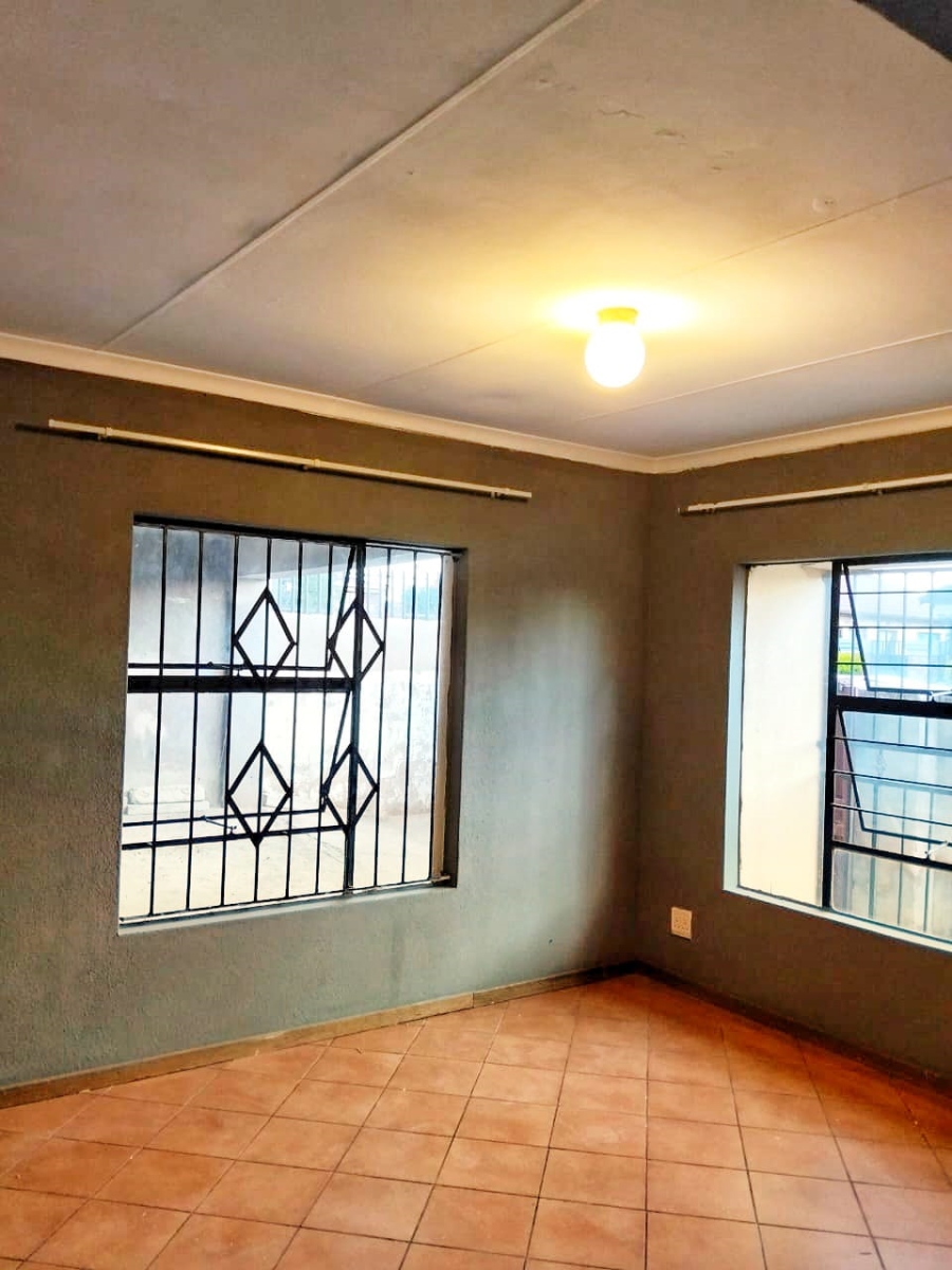 To Let 2 Bedroom Property for Rent in Riverlea Gauteng