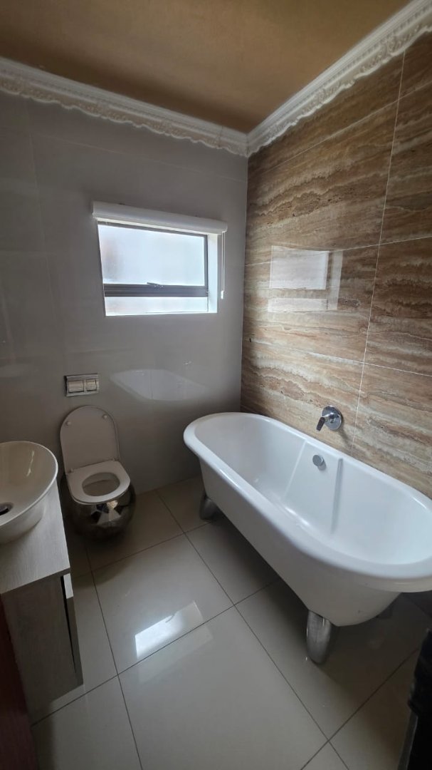 To Let 3 Bedroom Property for Rent in Amandasig Gauteng