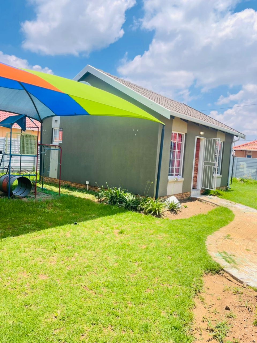 2 Bedroom Property for Sale in Savanna City Gauteng