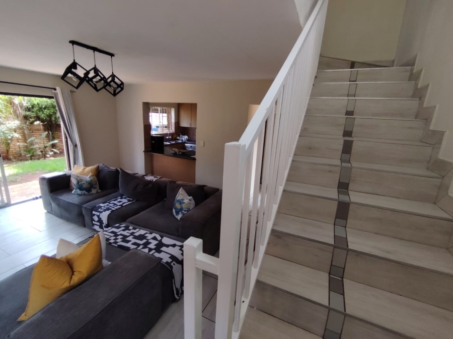 To Let 3 Bedroom Property for Rent in Heuwelsig Estate Gauteng