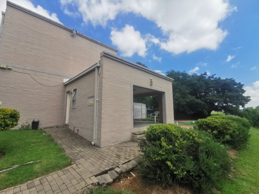 To Let 2 Bedroom Property for Rent in Buccleuch Gauteng