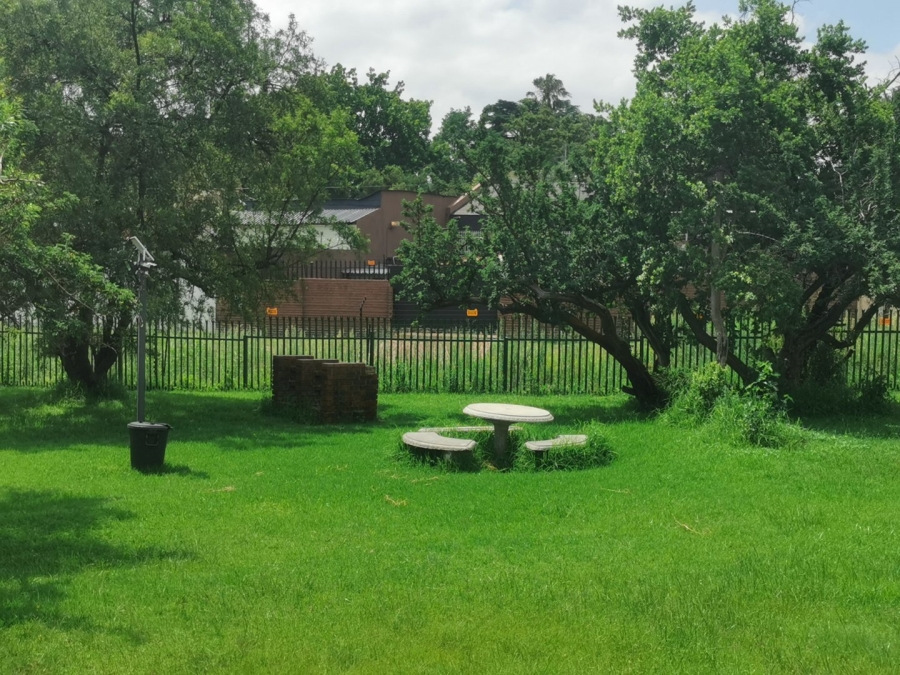 To Let 2 Bedroom Property for Rent in Buccleuch Gauteng