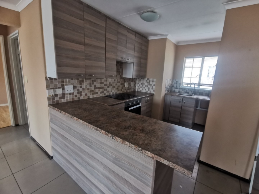 To Let 2 Bedroom Property for Rent in Buccleuch Gauteng
