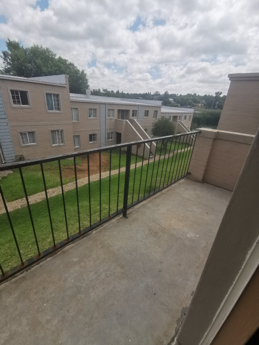 To Let 2 Bedroom Property for Rent in Buccleuch Gauteng