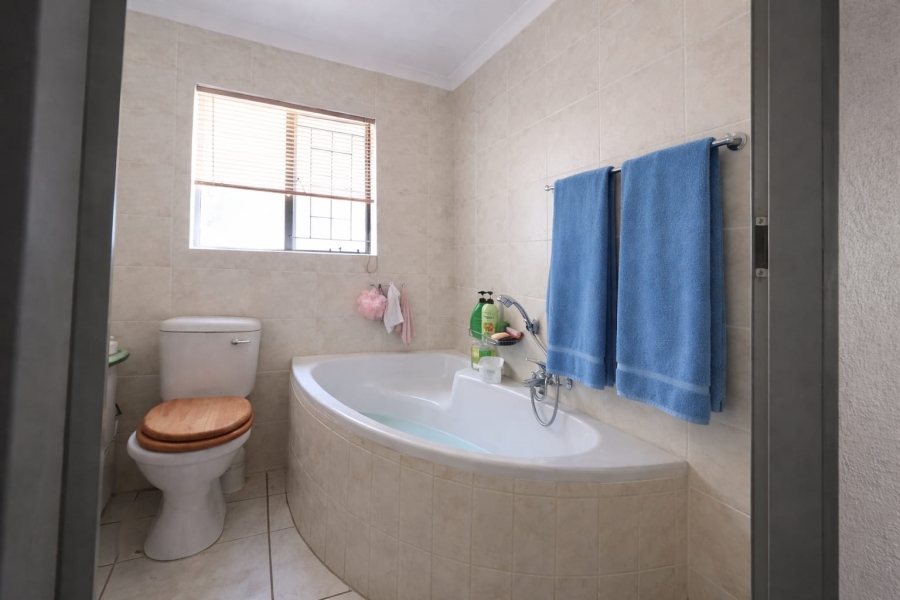 4 Bedroom Property for Sale in Misty Bay Gauteng