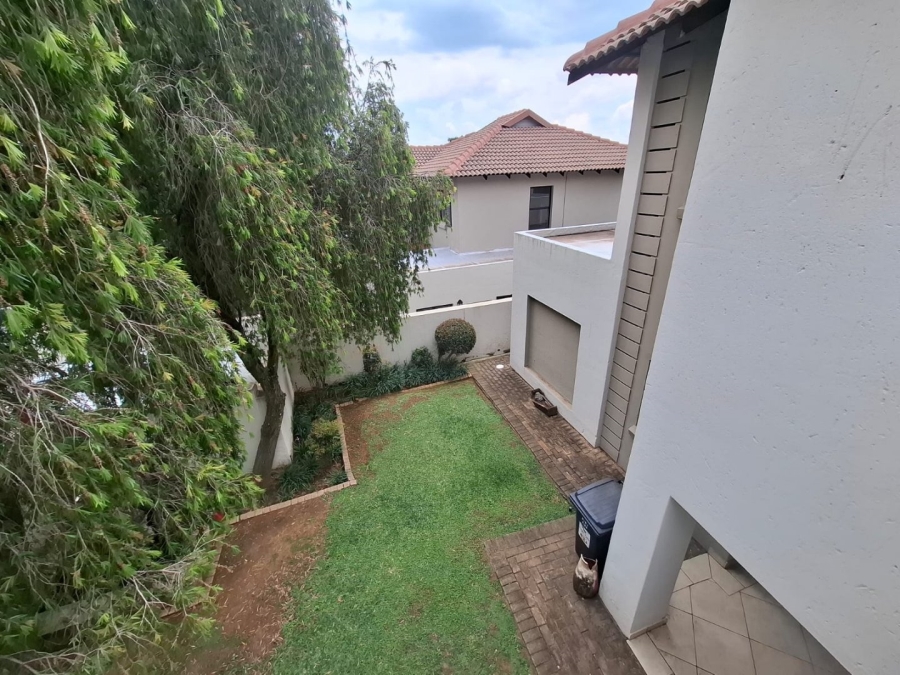  Bedroom Property for Sale in Amorosa Gauteng