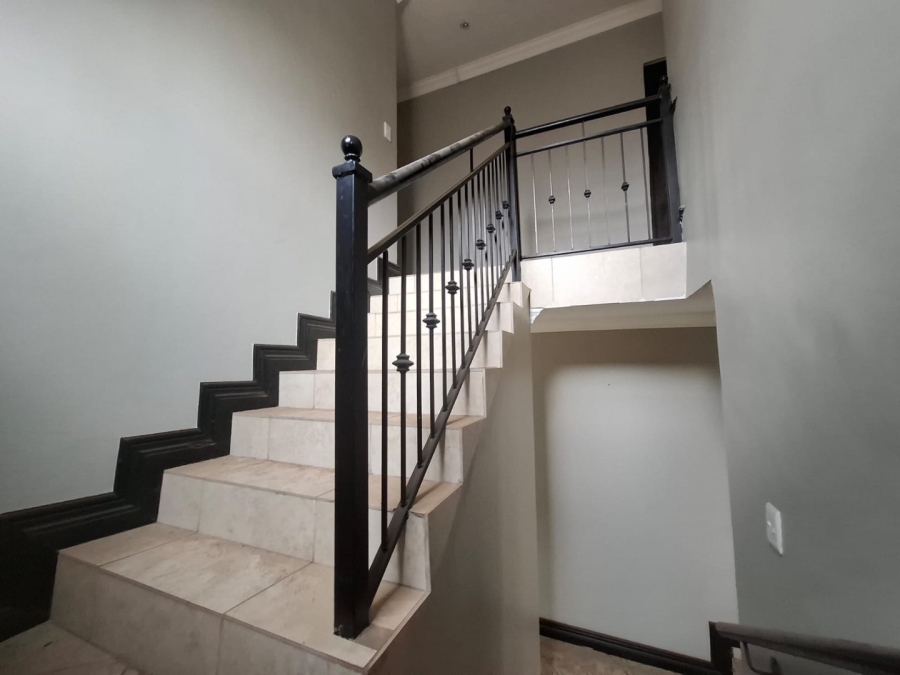  Bedroom Property for Sale in Amorosa Gauteng