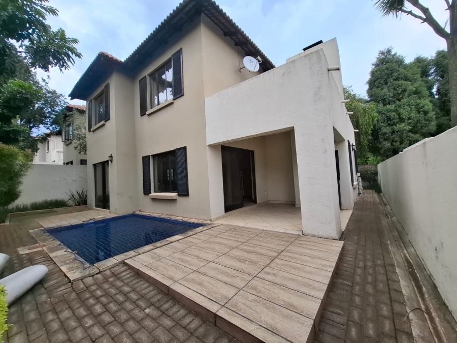  Bedroom Property for Sale in Amorosa Gauteng