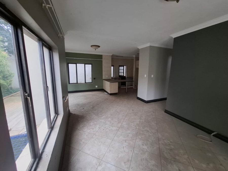  Bedroom Property for Sale in Amorosa Gauteng