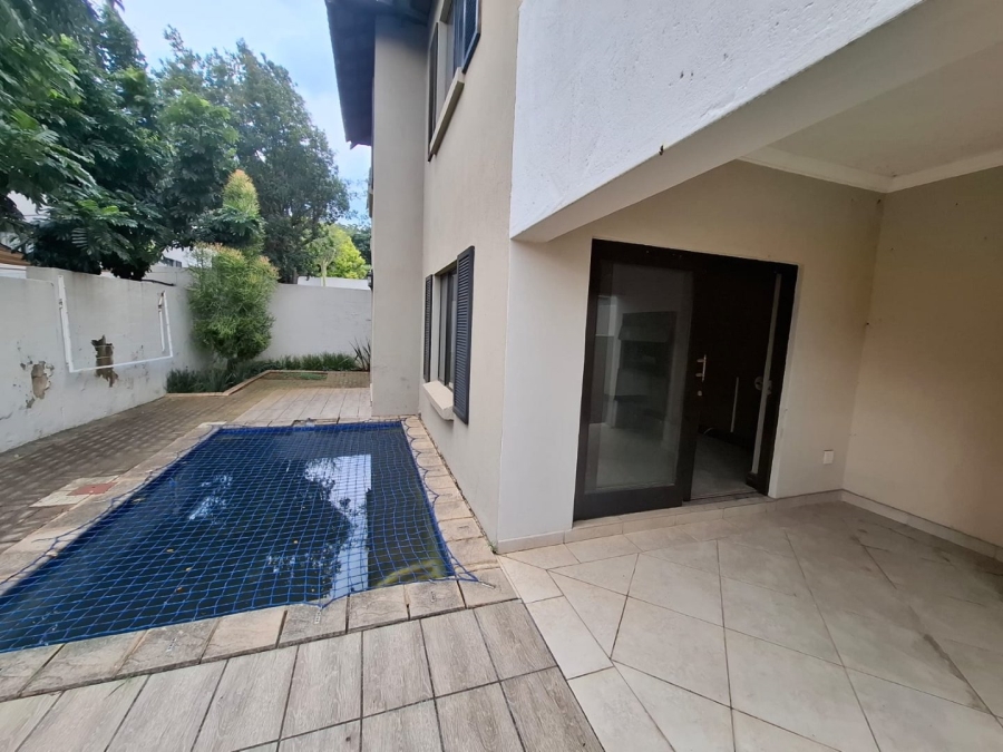  Bedroom Property for Sale in Amorosa Gauteng