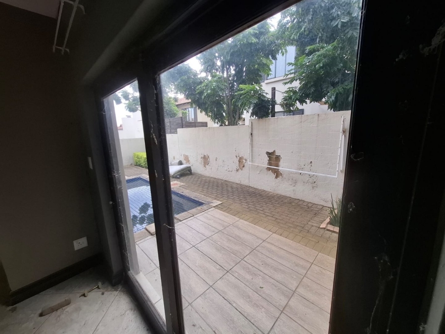  Bedroom Property for Sale in Amorosa Gauteng