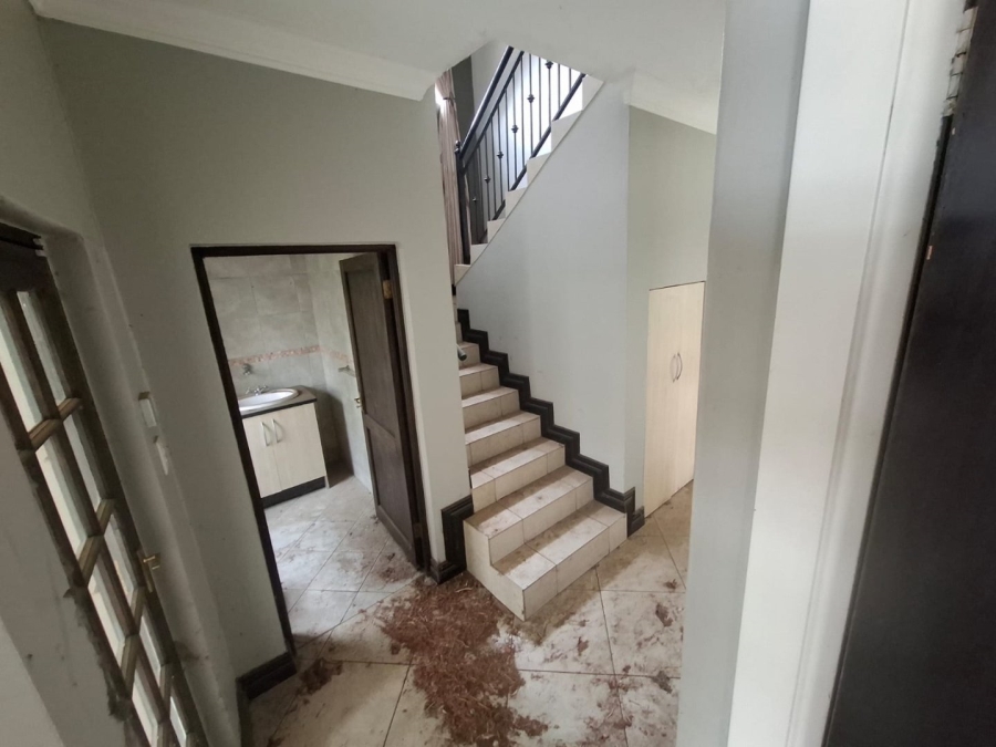  Bedroom Property for Sale in Amorosa Gauteng