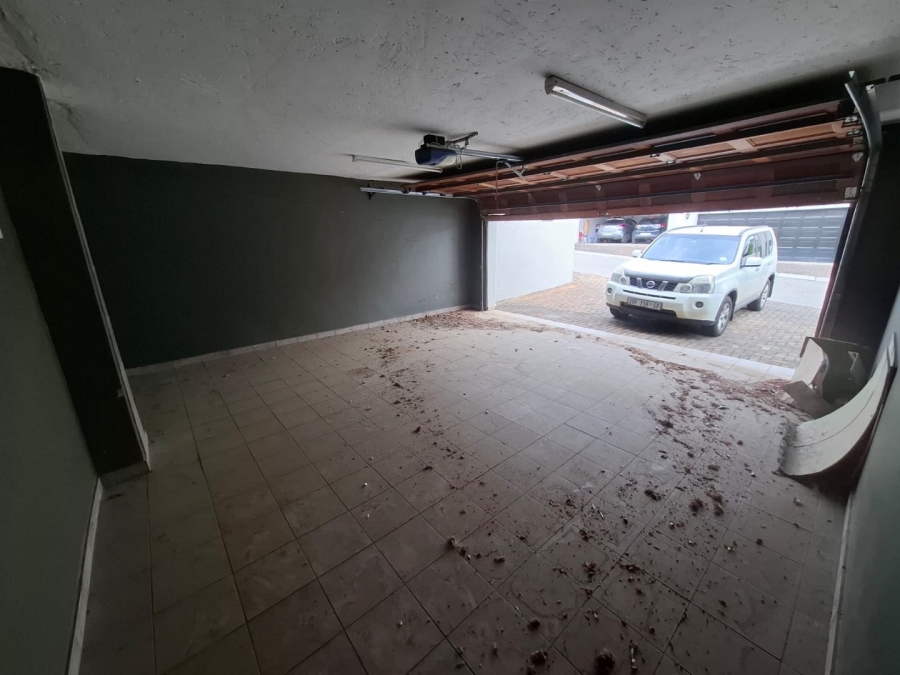  Bedroom Property for Sale in Amorosa Gauteng