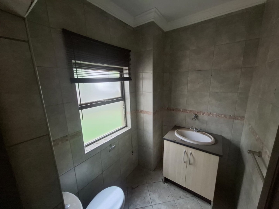  Bedroom Property for Sale in Amorosa Gauteng