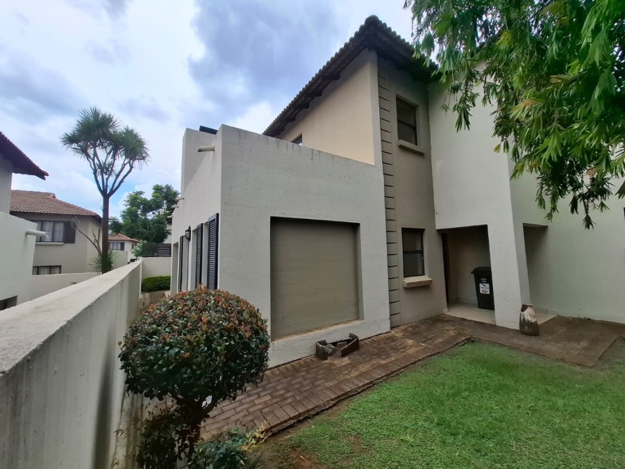  Bedroom Property for Sale in Amorosa Gauteng