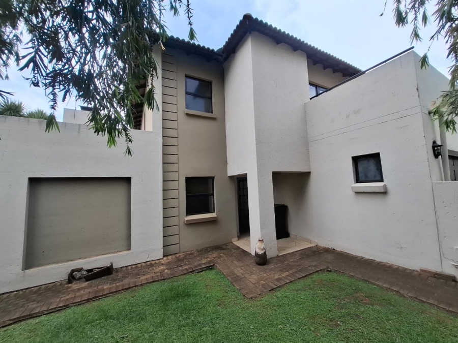  Bedroom Property for Sale in Amorosa Gauteng