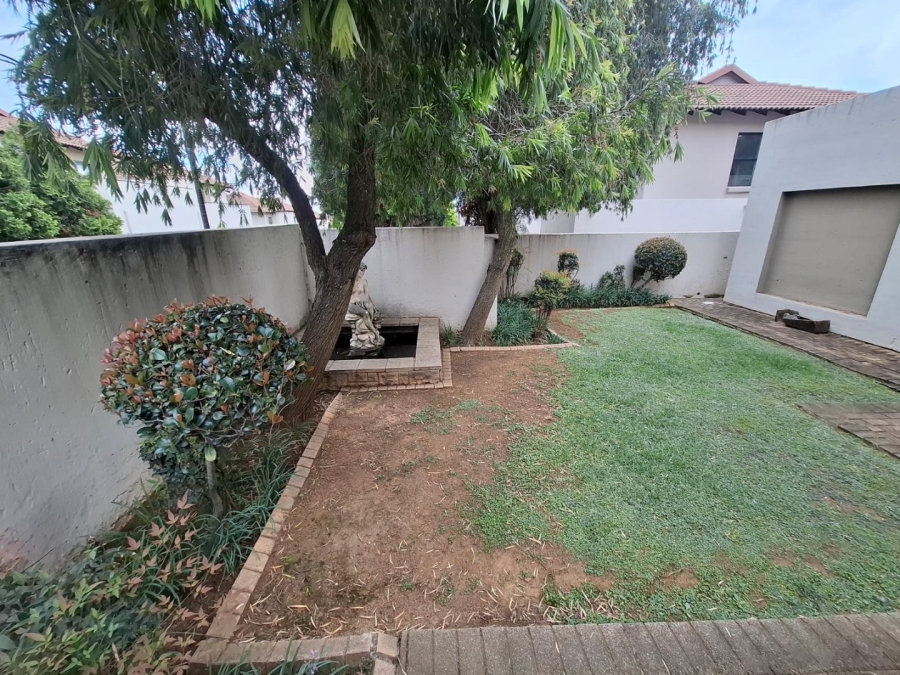  Bedroom Property for Sale in Amorosa Gauteng