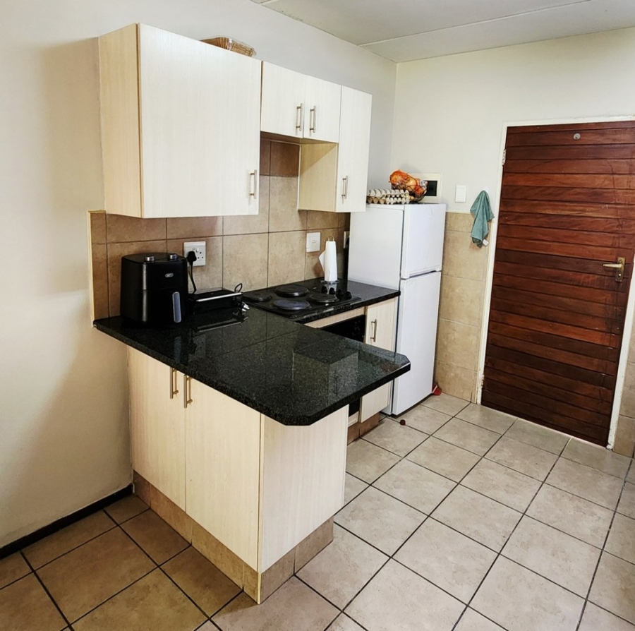 2 Bedroom Property for Sale in Noordwyk Gauteng