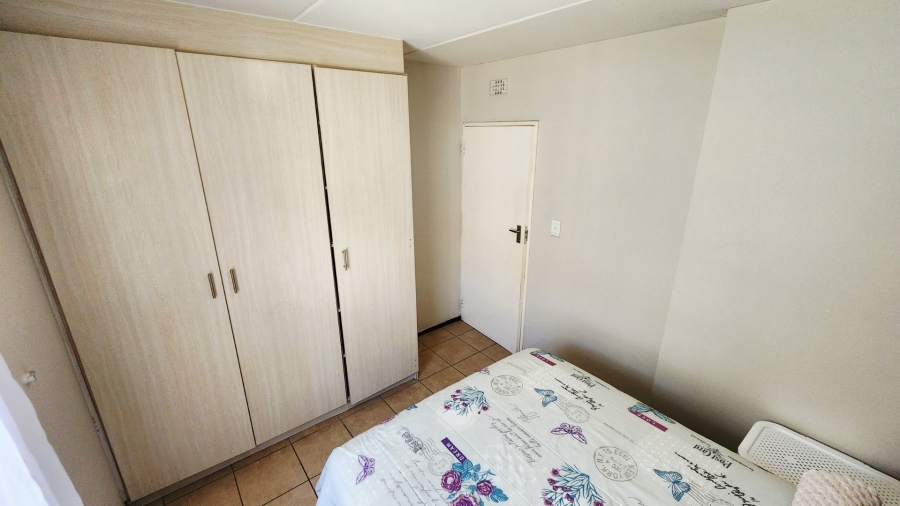 2 Bedroom Property for Sale in Noordwyk Gauteng