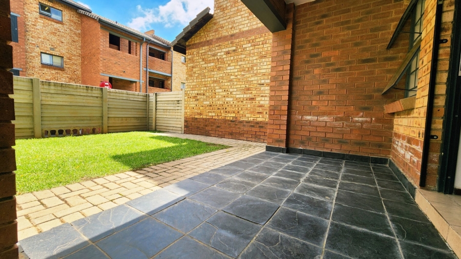 2 Bedroom Property for Sale in Noordwyk Gauteng