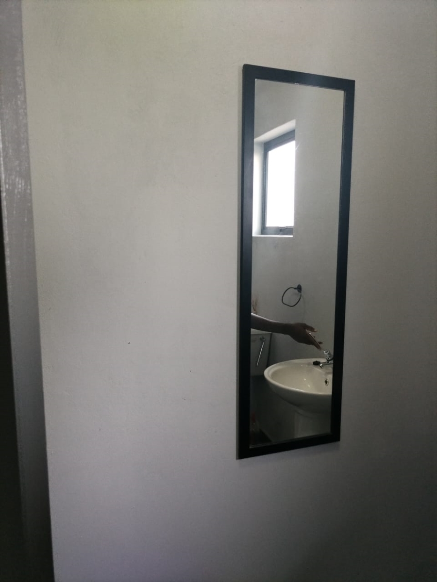 To Let  Bedroom Property for Rent in Clayville Industria Gauteng