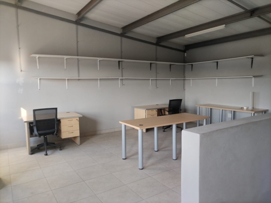 To Let  Bedroom Property for Rent in Clayville Industria Gauteng