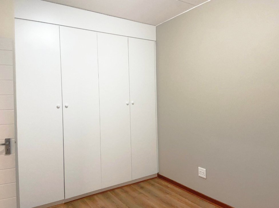 To Let 2 Bedroom Property for Rent in Glen Austin Gauteng
