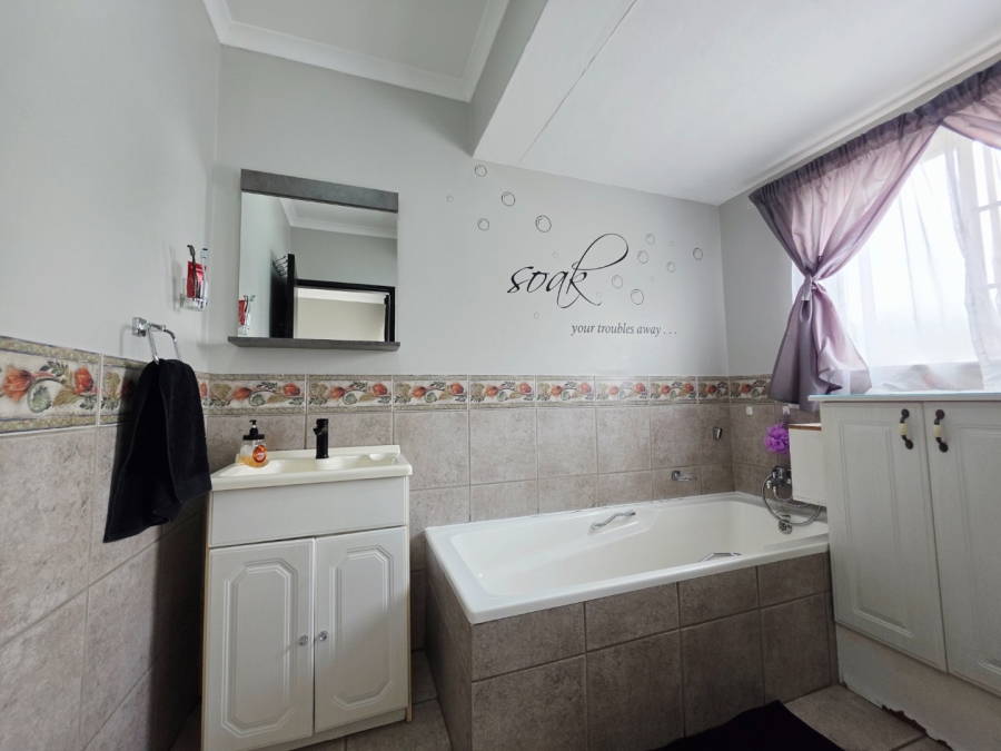 4 Bedroom Property for Sale in Equestria Gauteng