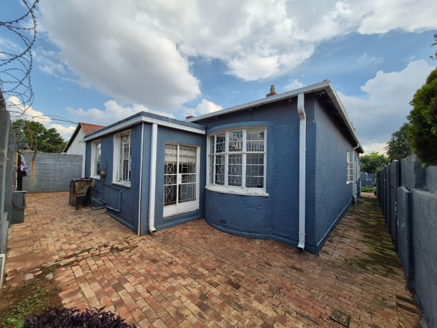 8 Bedroom Property for Sale in Brixton Gauteng