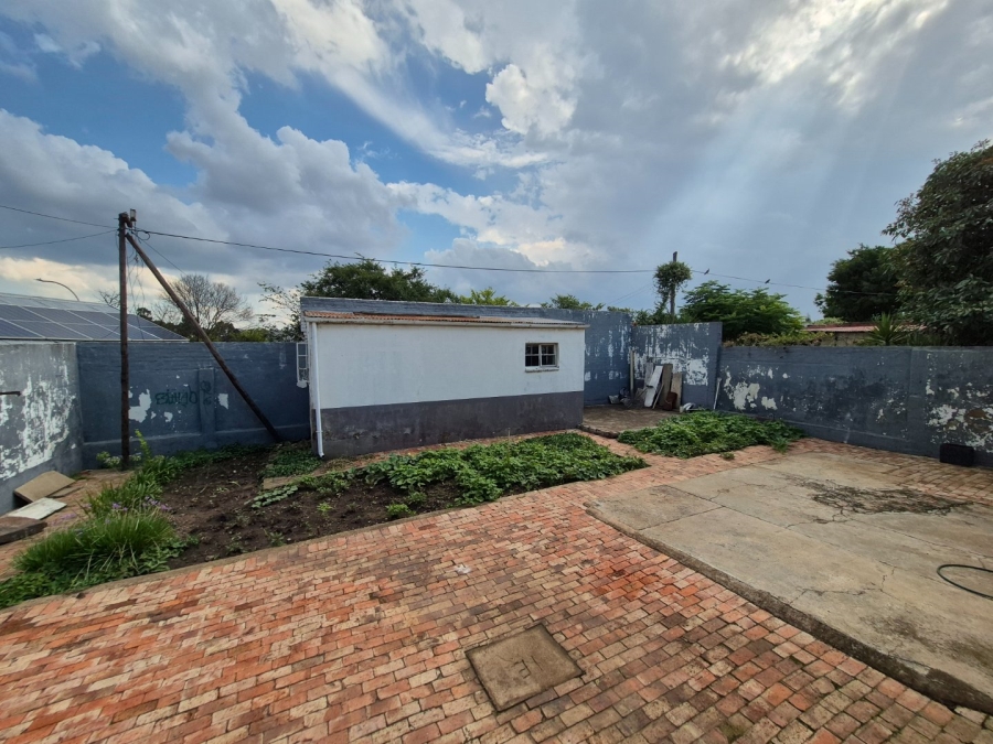 8 Bedroom Property for Sale in Brixton Gauteng