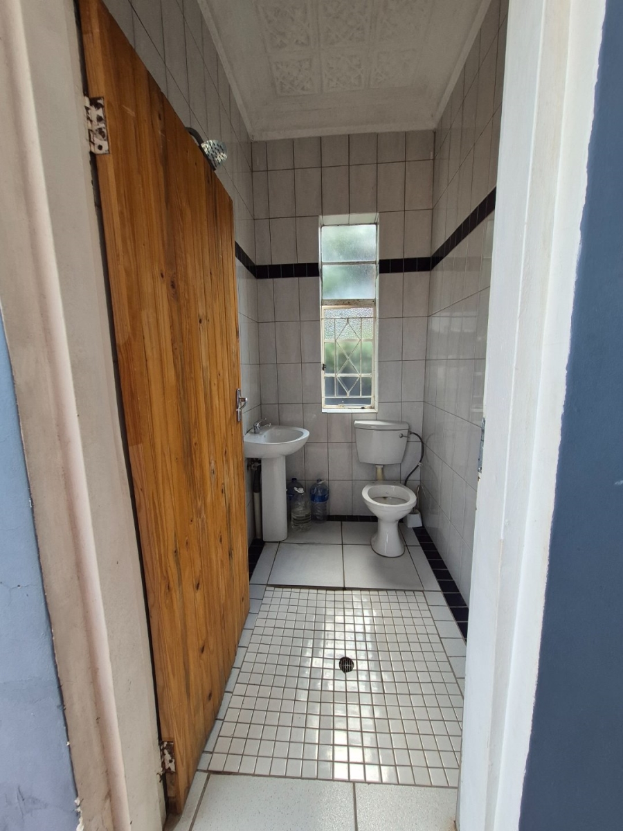 8 Bedroom Property for Sale in Brixton Gauteng