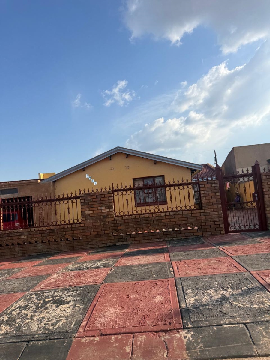 2 Bedroom Property for Sale in Meadowlands Gauteng