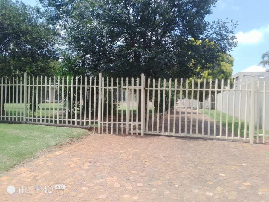 3 Bedroom Property for Sale in Sonneveld Gauteng