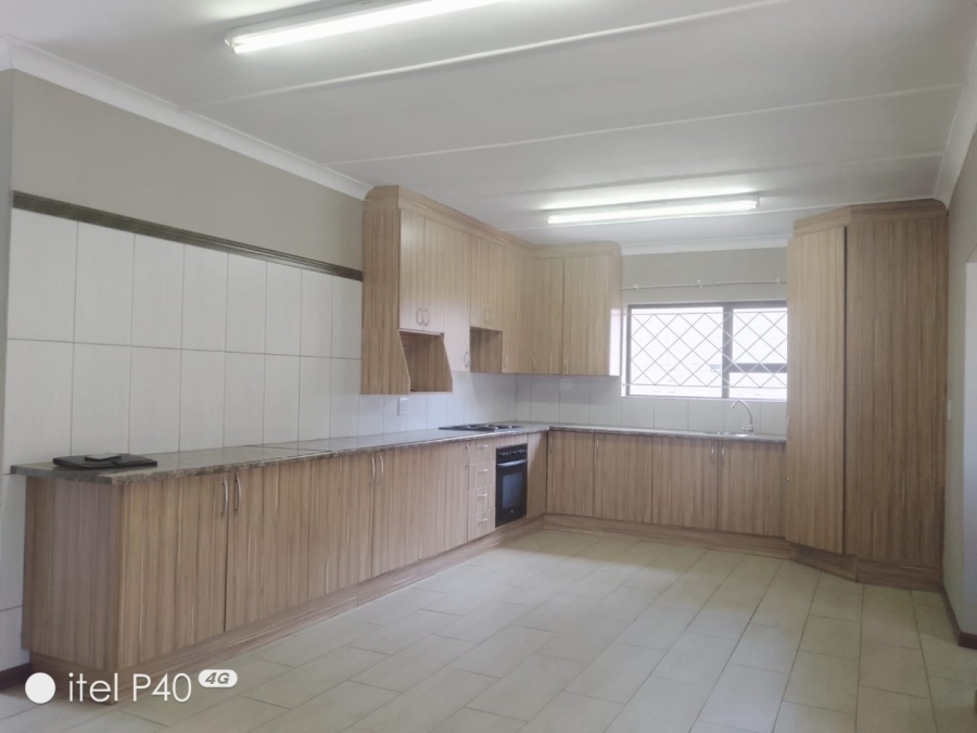 3 Bedroom Property for Sale in Sonneveld Gauteng