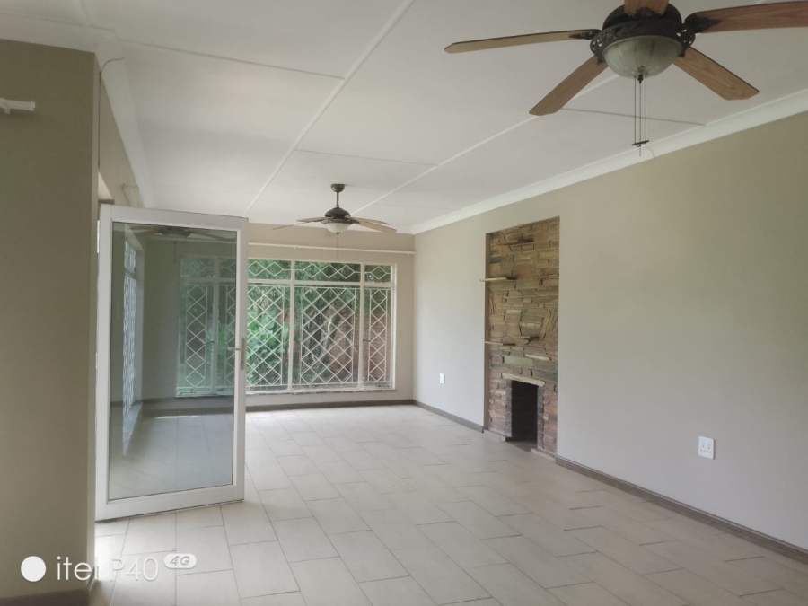 3 Bedroom Property for Sale in Sonneveld Gauteng