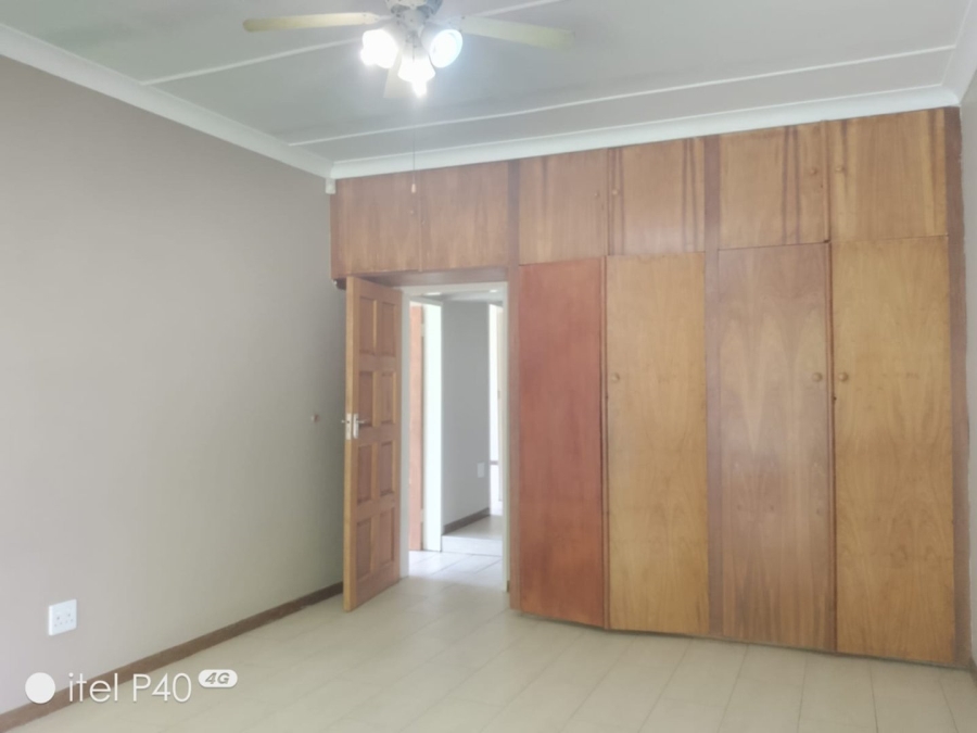 3 Bedroom Property for Sale in Sonneveld Gauteng