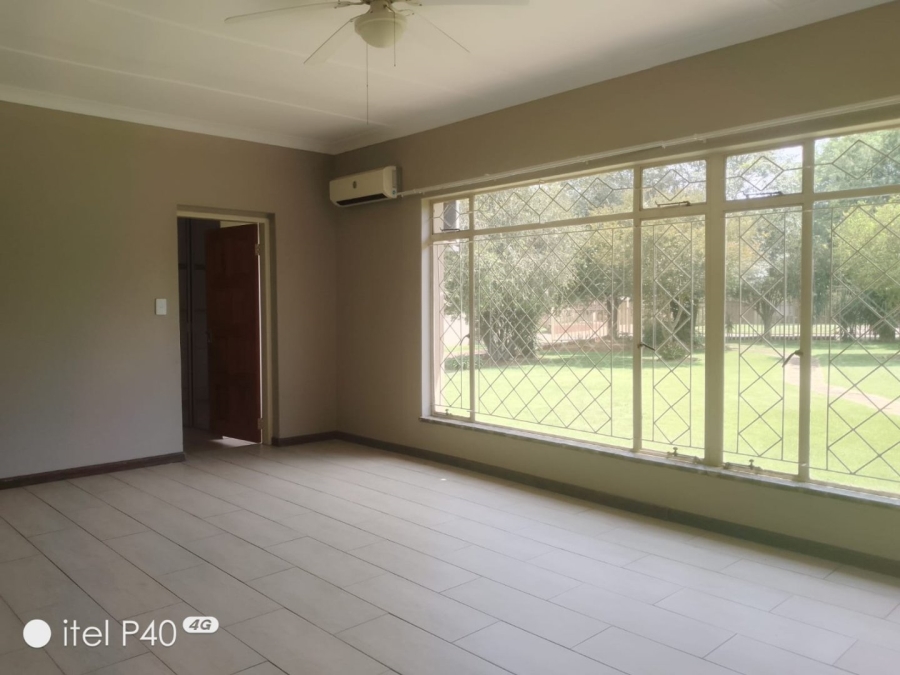 3 Bedroom Property for Sale in Sonneveld Gauteng